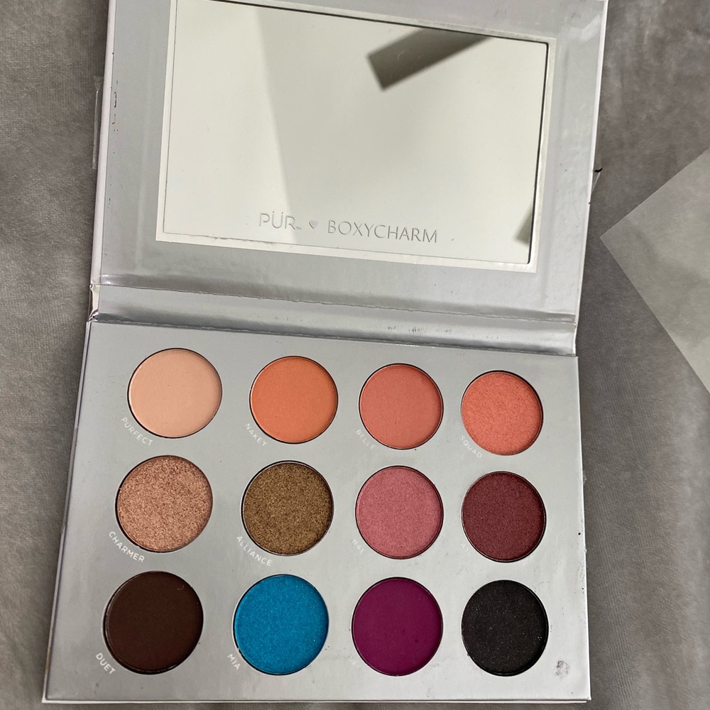 Makeup bundle - Picture 3 of 4
